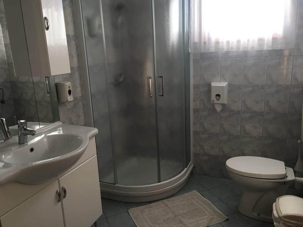 Guest House Okrepcevalnica Zemonska Vaga إليرسكا بسترتشا المظهر الخارجي الصورة